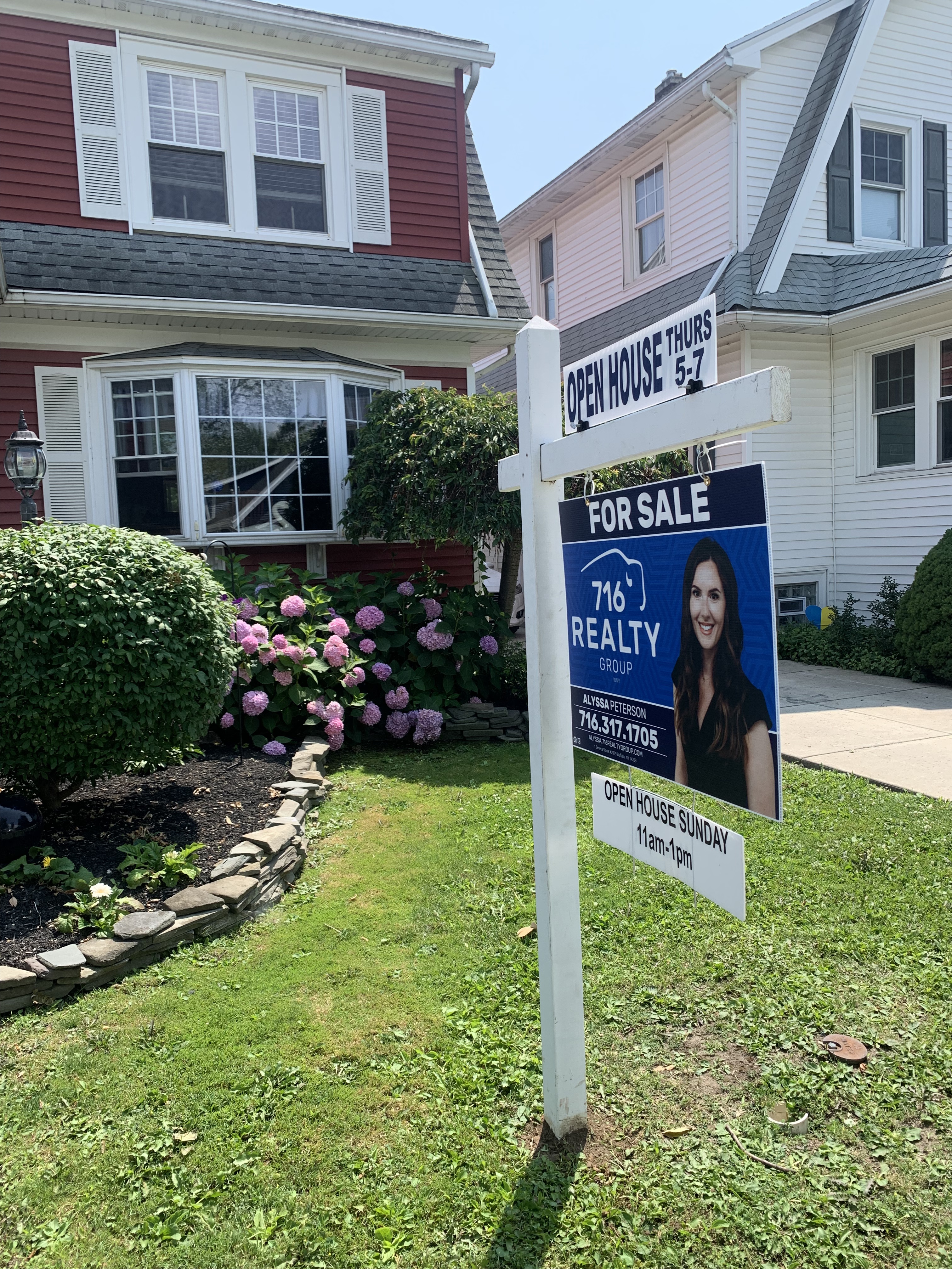 Real Estate Sign Installations – WNY Sign Solutions